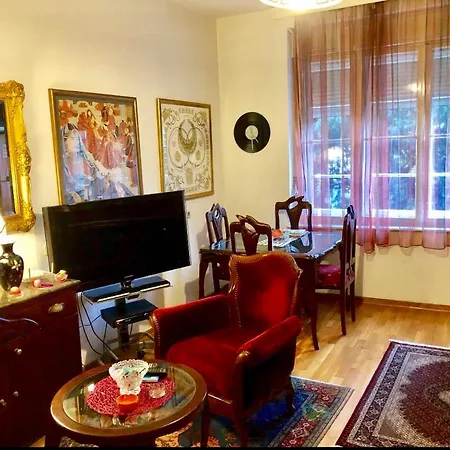 Διαμέρισμα Cozy In City Center *